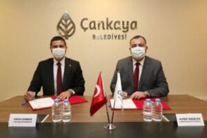 Fo&ccedil;a Belediye Başkanı Fatih G&uuml;rb&uuml;z ile &Ccedil;ankaya Belediye Başkent Alper