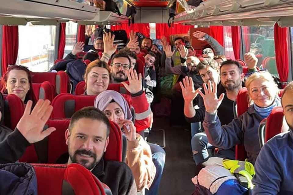 Kahramanmaraş'ın Pazarcık il&ccedil;esinde 7,7 ve Elbistan il&ccedil;esinde 7.6 b&uuml;y&uuml;kl&uuml;ğ&uuml;nde meydana