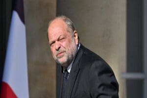 Fransa'da Adalet Bakanı Eric Dupond-Moretti, yasa dışı menfaat sağlamaktan yargılama