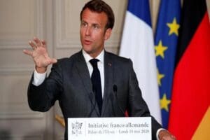 NATO Zirvesi'nin ardından basın toplantısı d&uuml;zenleyen Fransa Cumhurbaşkanı Emanuel Macron,