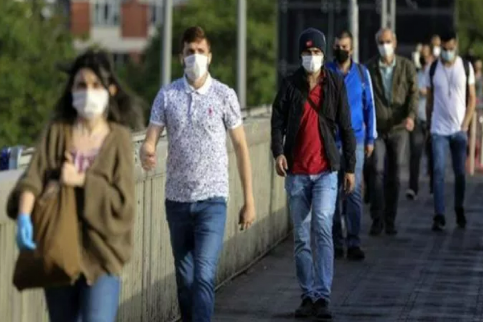 Fransa&rsquo;da, aşı kartının ge&ccedil;erli olduğu bazı kapalı alanlarda maske zorunluluğu