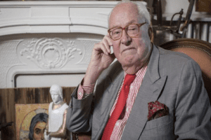 Fransa'da aşırı sağ&nbsp;partinin kurucularından&nbsp;Jean-Marie Le Pen&nbsp;hastaneye kaldırıldı. Sağlık durumu ciddi