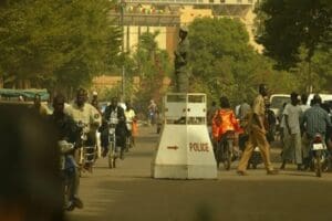 Fransa, Burkina Faso'nun 2 Fransız gazeteciyi sınır dışı etmesine tepki