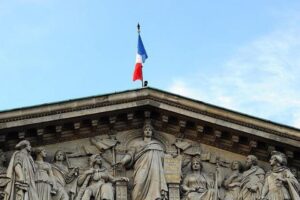 Fransa, İran'ın seyahat tavsiye haritasında "kırmızı" listede olduğunu hatırlatarak vatandaşlarına