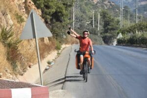 Fransa&rsquo;dan 24 Haziran&rsquo;da bisikletleri ile yola &ccedil;ıkan emekli pilot Chris