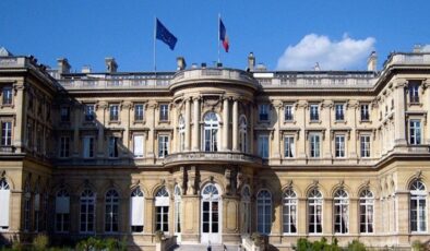 Fransa, Osman Kavala kararını kınadı