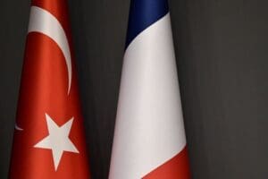 Fransa, T&uuml;rkiye'yi Covid-19 salgınını &ouml;nlemek amacıyla seyahat kısıtlaması getirdiği "turuncu