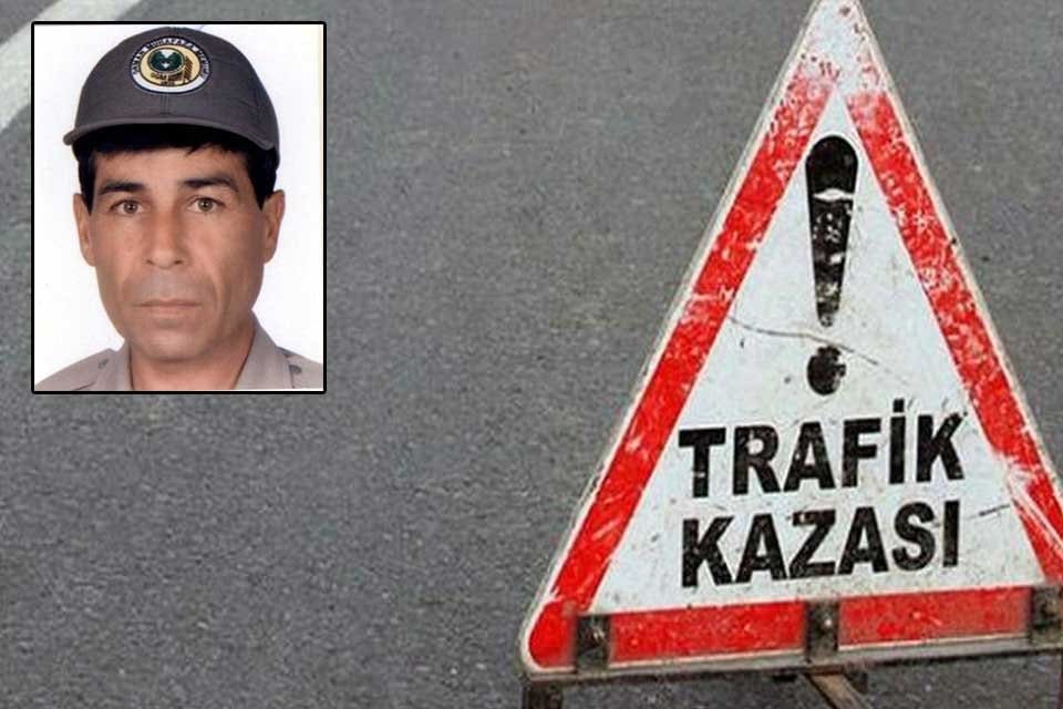 İzmir'in Menemen il&ccedil;esinde tomruk nakliyatı sırasında freni boşalan kamyonun altında