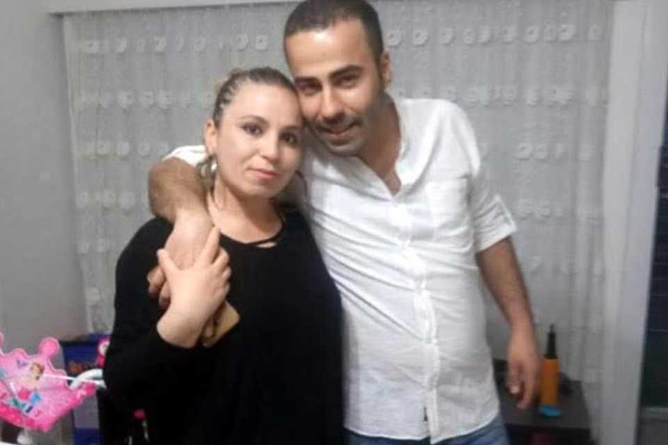 İzmir'in Karabağlar il&ccedil;esinde, birlikte yaşadığı eski eşi Fulya &Ouml;zt&uuml;rk'&uuml; (35)