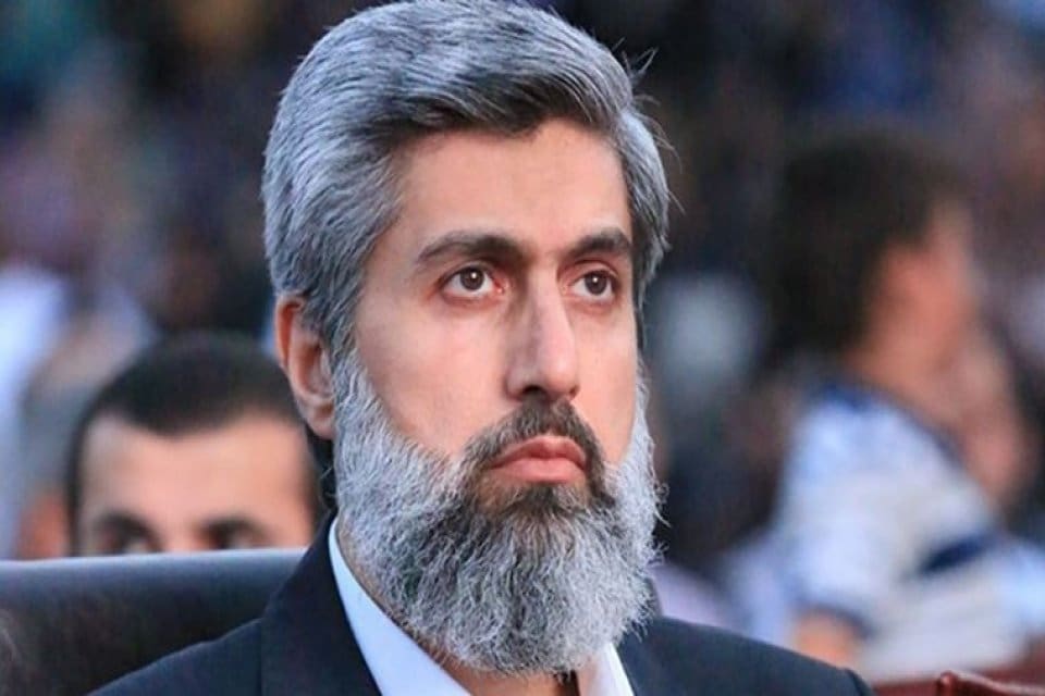Alparslan Kuytul, sabah saatlerinde g&ouml;zaltına alındı. Avukat Bilal İpek, savcı