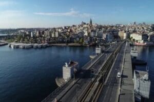 İstanbul B&uuml;y&uuml;kşehir Belediyesi, Galata ve Atat&uuml;rk k&ouml;pr&uuml;lerinin gece belli saatlerde