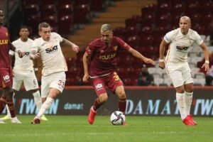 Galatasaray, Süper Lig'in 7. haftasında 1-0 geriye düştüğü maçta Göztepe'yi