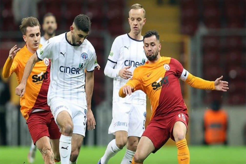 S&uuml;per Lig'in 22. haftasında Galatasaray sahasında Kasımpaşa'ya 3-1 yenildi. 13.