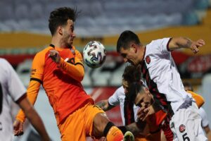 Süper Lig'de 13. haftanın açılış maçında Galatasaray, Fatih Karagümrük'e konuk