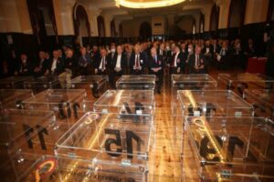 Galatasaray Başkanı Burak Elmas ve y&ouml;netim kurulu, yapılan toplantı sonrası