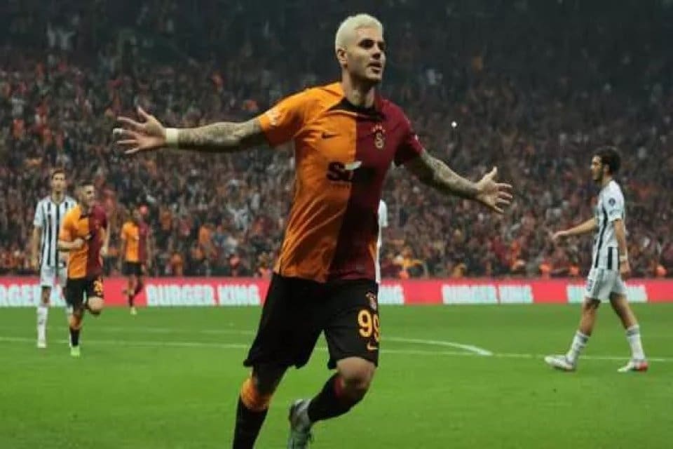 Galatasaray-Beşiktaş derbisine Mauro Icardi'nin golleri damga vurdu. Galatasaray, Beşiktaş zaferiyle