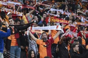 S&uuml;per Lig'de liderliğini s&uuml;rd&uuml;ren ve şampiyonluk yolunda ilerleyen Galatasaray'ı taraftarı