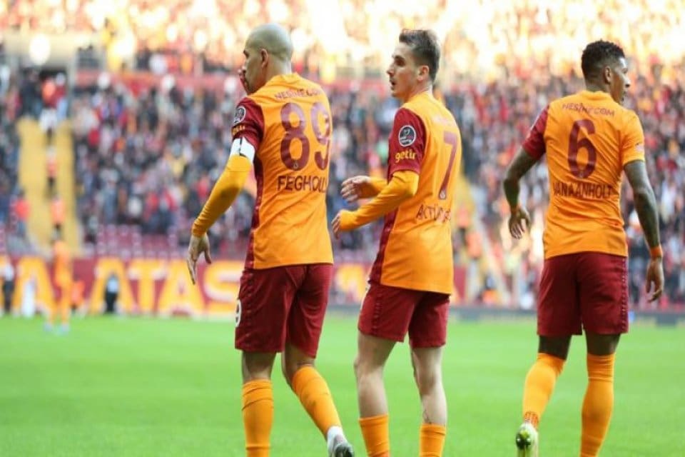 S&uuml;per Lig'in 19. haftasında sahasında Antalyaspor'u 2-0 yenen Galatasaray 7
