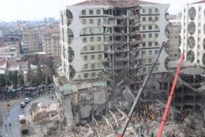 Diyarbakır'da, depremde 89 kişiye mezar olan Galeria Sitesi'nin m&uuml;teahhidi Sedat