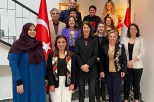 İzmir Gazeteciler Cemiyeti (İGC) Dilek Gappi, cemiyet olarak y&uuml;r&uuml;tt&uuml;kleri şiddete