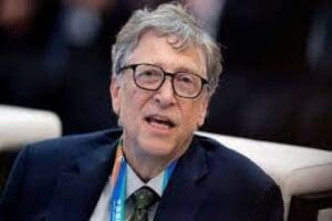 Pandeminin başından beri adı komplo teorileri ile anılan Bill Gates,
