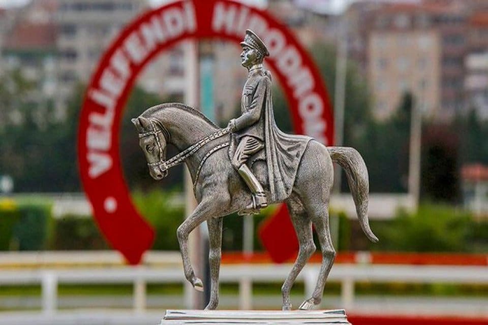 Gazi Mustafa Kemal Atat&uuml;rk adına 1927 yılından bu yana d&uuml;zenlenen