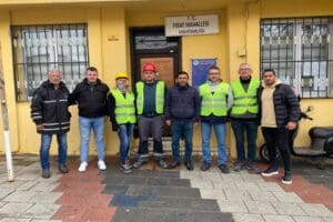 Gaziemir Belediyesi&rsquo;nin mimar, m&uuml;hendis ve inşaat teknikerinden oluşan ekipleri, depremden