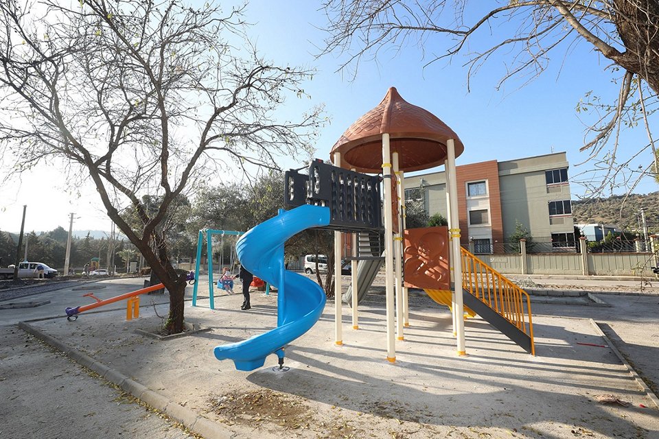 Gaziemir Belediyesi, Şehit Hüseyin Şele Parkı, Şehit Ünsal Yaman Parkı,