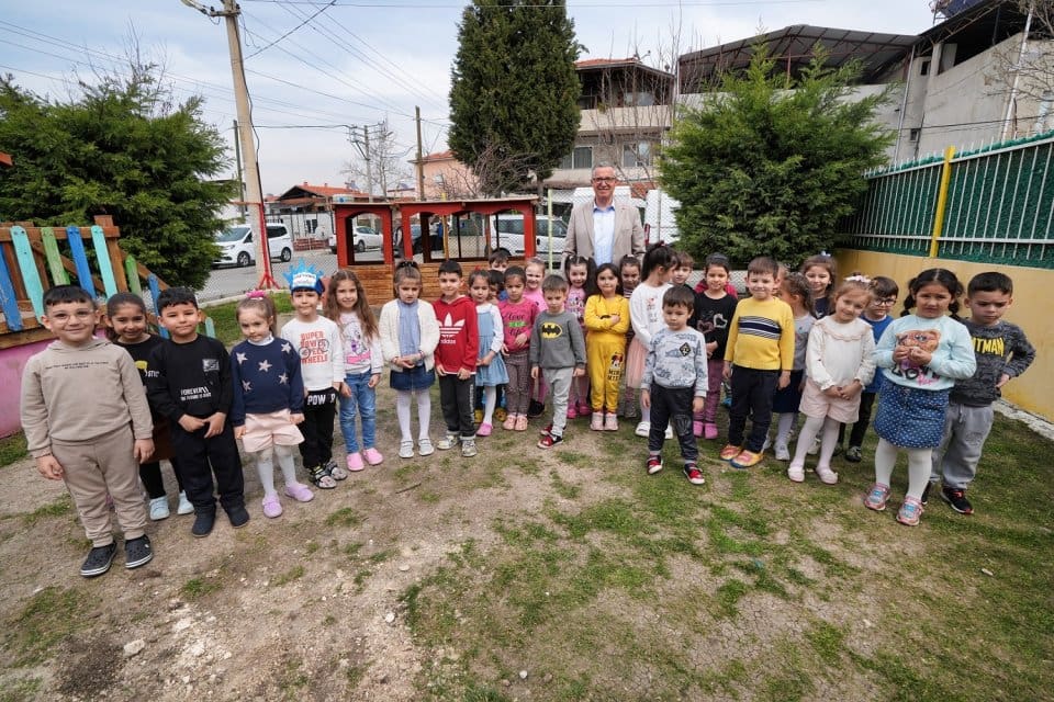 Gaziemir Belediyesi&rsquo;nin D&uuml;nya Ormancılık G&uuml;n&uuml; ve Orman Haftası&rsquo;nda d&uuml;zenlediği etkinlikte