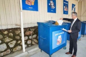 Geri d&ouml;n&uuml;şebilen atıkların tekrar ekonomik değere d&ouml;n&uuml;şt&uuml;r&uuml;lmesi i&ccedil;in &ccedil;alışmalarını s&uuml;rd&uuml;ren