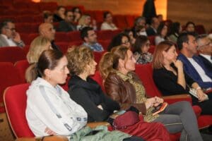 Gaziemir Belediyesi&rsquo;nin il&ccedil;edeki okullara g&ouml;rev yapan &ouml;ğretmenler i&ccedil;in d&uuml;zenlediği &nbsp;&ldquo;İklim