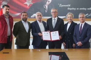 Gaziemir Belediye Başkanı Halil Arda ile DİSK Genel İş Sendikası