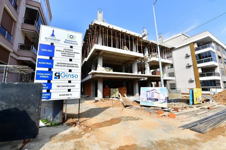 İzmir B&uuml;y&uuml;kşehir Belediye Başkanı Tun&ccedil; Soyer&rsquo;in se&ccedil;im vaatleri arasında bulunan