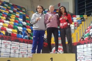 Gaziemir Belediyesi sporcusu Emine Selda Kırdemir, Türkiye Salon Atletizm Şampiyonası’nda uzun atlama