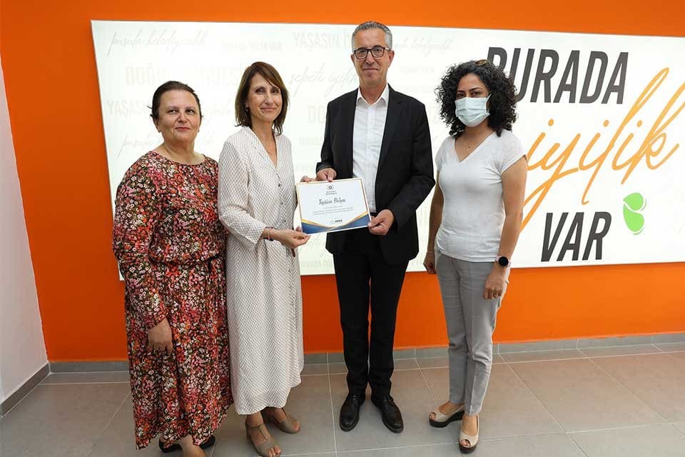 Gaziemir Belediyesi&rsquo;nin yardımseverlerle ihtiya&ccedil; sahiplerini bir araya getirdiği ve ilk