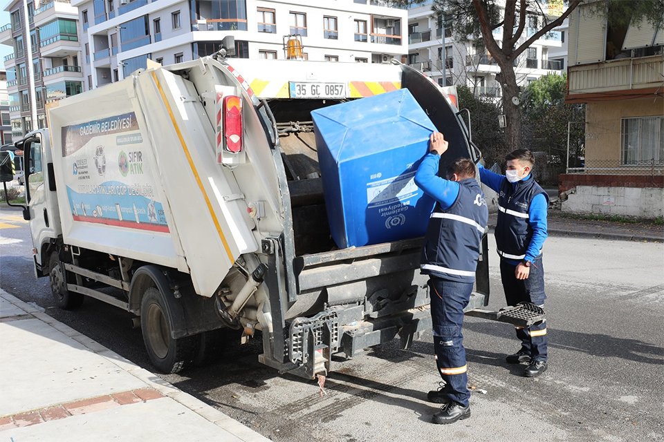 Geri dönüşebilen atıkların toplanması, taşınması ve değerlendirilmesi için ihale yapan