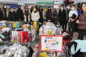 Gaziemir Belediyesi&rsquo;nin mart ayında 547 aileye destek verdiği Sosyal Marketi&rsquo;ni