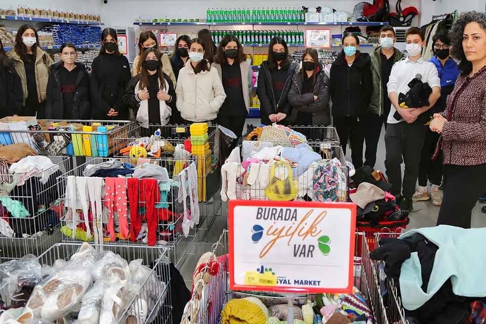 Gaziemir Belediyesi&rsquo;nin mart ayında 547 aileye destek verdiği Sosyal Marketi&rsquo;ni