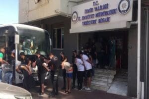 İzmir&rsquo;in &Ccedil;eşme il&ccedil;esinde, bir gece kul&uuml;b&uuml;nde meydana gelen ve m&uuml;şterilerden