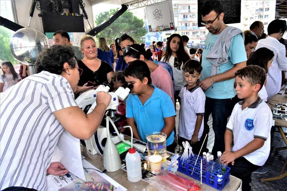 Bornova Belediyesi tarafından d&uuml;zenlenen 2022 yılı bahar d&ouml;nemi Bilim Kul&uuml;pleri