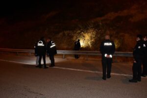 Gelecek Partisi İzmir İl Başkanı Cüneyt İşçilik'in otomobili ile seyir