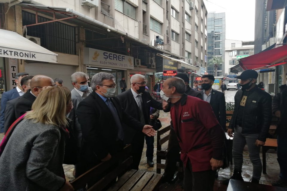 Gelecek Partisi Genel Başkan Yardımcısı Feram&uuml;z &Uuml;st&uuml;n, İzmir İl Başkanlığı&rsquo;nı