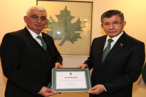 Gelecek Partisi İzmir İl Kurucu Başkanı Cem Kavur partisinden istifa