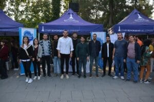İzmir B&uuml;y&uuml;kşehir Belediye Belediyesi&rsquo;nin d&uuml;zenlediği &ldquo;Gen&ccedil;ler Gen&ccedil; İzmir&rsquo;le Buluşuyor&rdquo; etkinliğinin