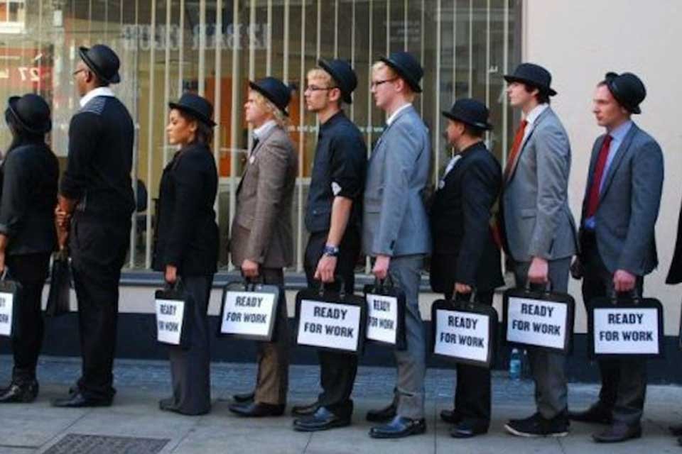 AK Parti, yayımladığı Ulusal Gen&ccedil; İstihdam Stratejisi ile gen&ccedil; işsizliğini