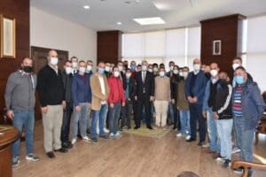 Mermerli Mahallesi gen&ccedil;leri ile makamında bir araya gelen Menemen Belediye