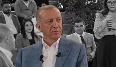 Gençlerden Erdoğan’a zor sorular! Kızılay, HÜDA PAR, soğan fiyatları, yargı bağımsızlığı….