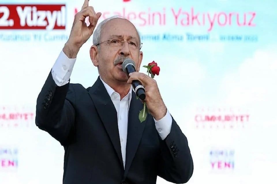 Cumhurbaşkanı Recep Tayyip Erdoğan'ı bir kez daha televizyonda tartışmaya &ccedil;ağıran