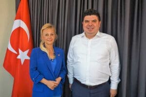 Buca Belediye Başkanı Erhan Kılı&ccedil;, İzmir Gazeteciler Cemiyeti Başkanı Dilek