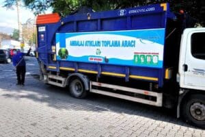 Doğaya ve &ccedil;evreye duyarlı &ccedil;alışmalarıyla &ouml;rnek projelere imza atan Bayraklı